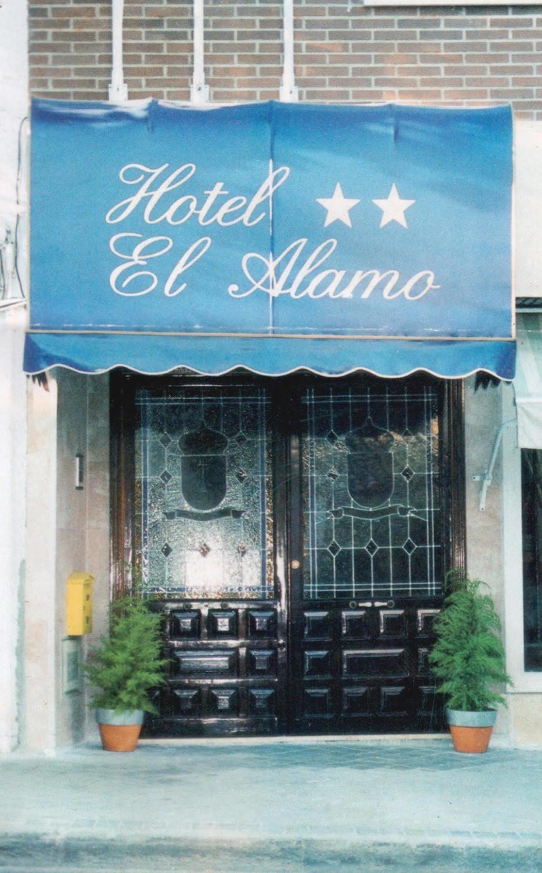 Hotel Restaurante El Alamo ภายนอก รูปภาพ