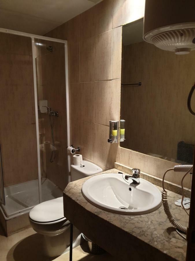 Hotel Restaurante El Alamo ภายนอก รูปภาพ