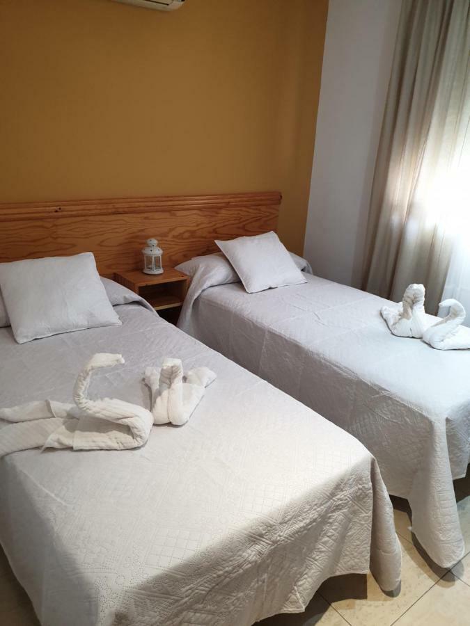 Hotel Restaurante El Alamo ภายนอก รูปภาพ